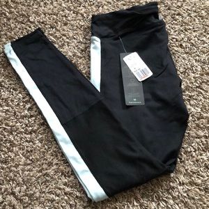 Athletic pants/leggings